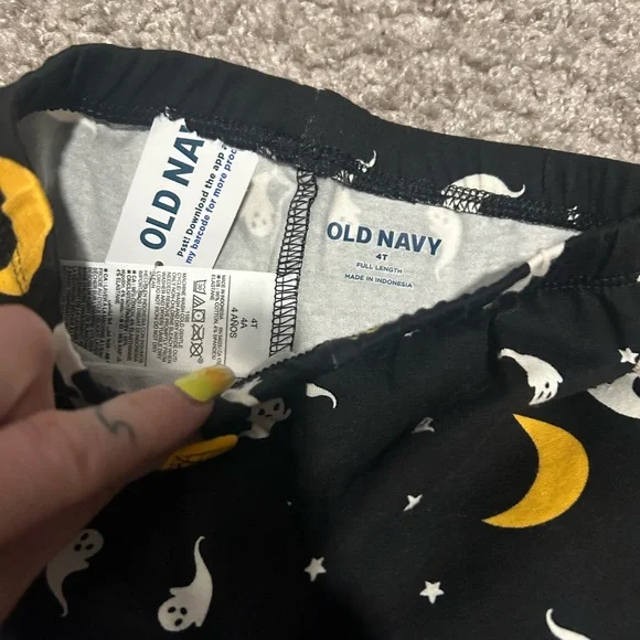 Black Ghost Print Kids Leggings_ 4T- nwt - Picture 2 of 2